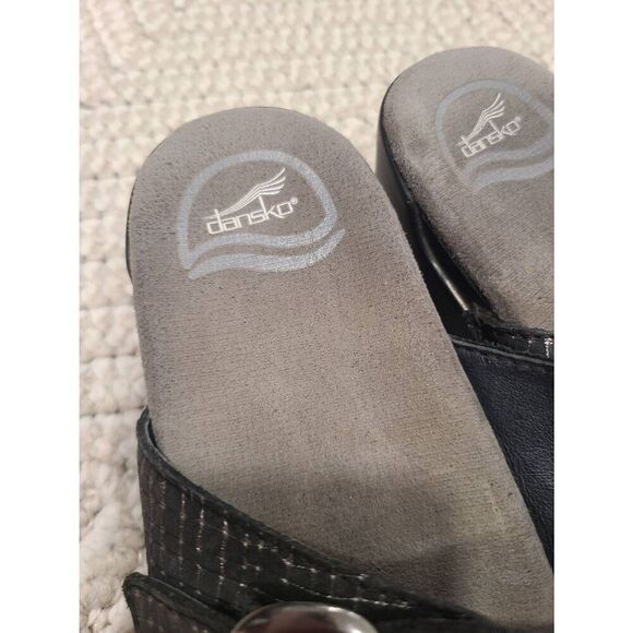 Dansko Crocodile Wedge Sandals Womens EU 41 Gray Genuine Leather Straps Slide On - Picture 3 of 8